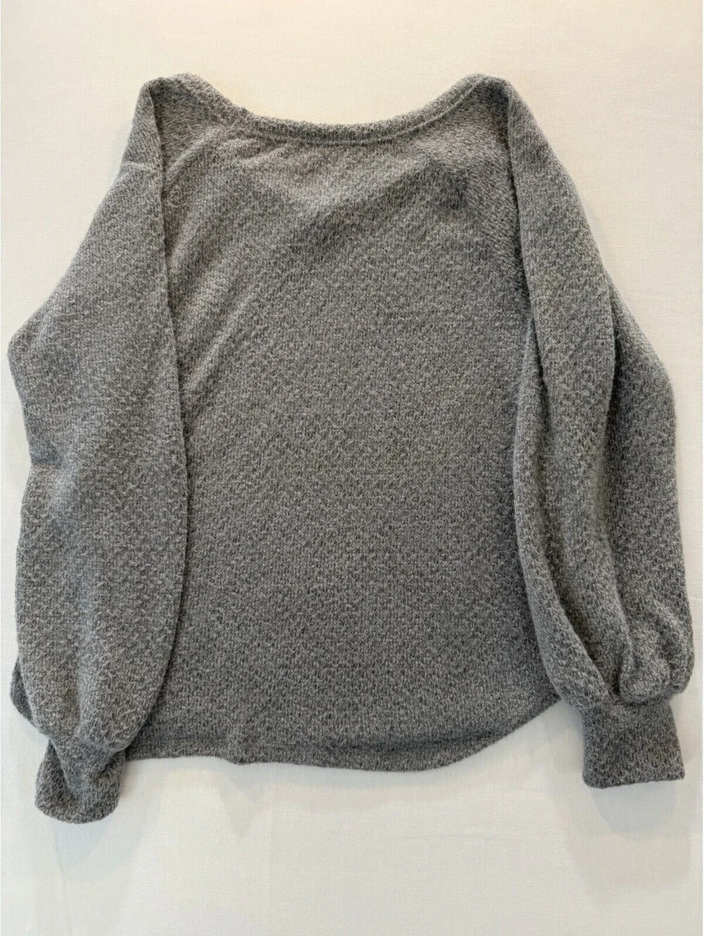 Hollister Gray Knit V-Neck Long Sleeve Pullover Sweater Logo Size L